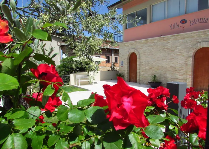 Istonia Bed & Breakfast 3*